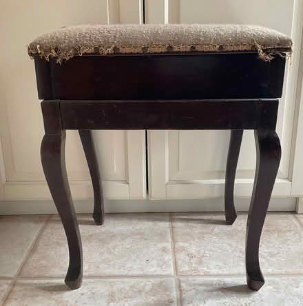 Photo of free Piano stool (Stonehouse GL10) #1
