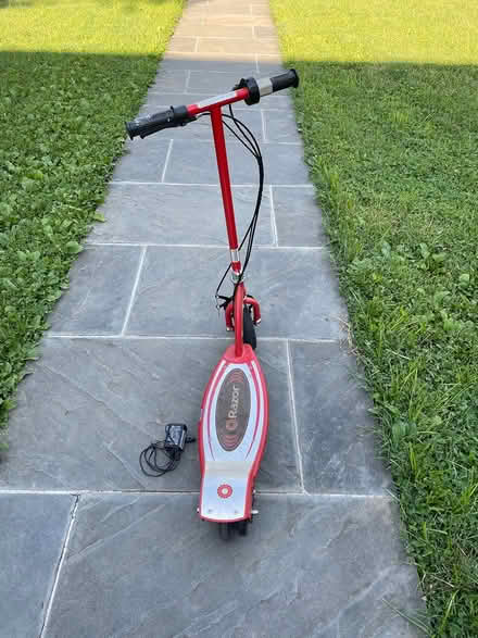Photo of free Razor Scooter (Friendship Heights, D.C.) #4