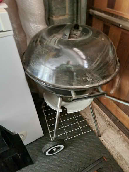 Photo of free Small BBQ (Weybridge - Oatlands KT13) #2