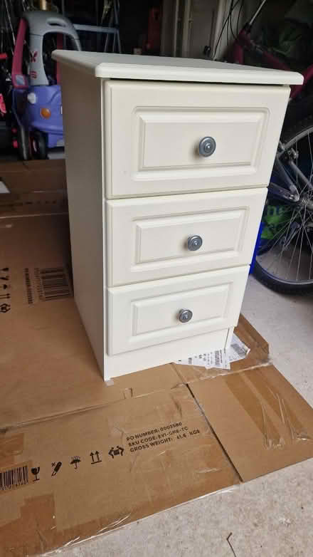Photo of free 1 x Chest and 2 x Bedside Drawers (Billinge Wigan) #3