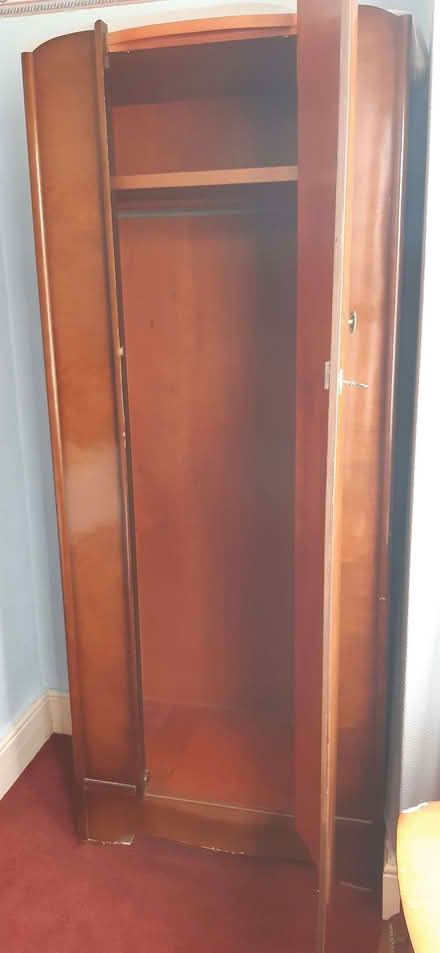 Photo of free Wardrobe and dressing table (Castle MK40) #3