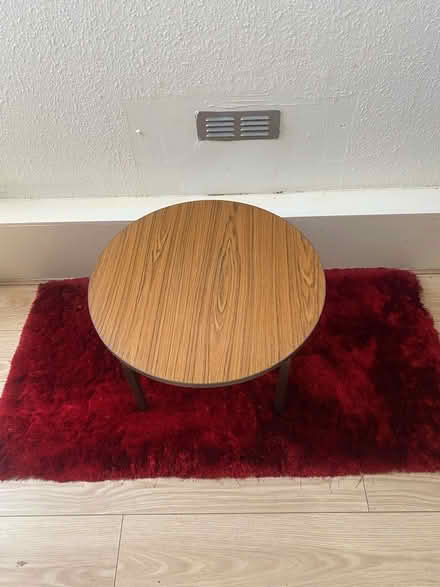Photo of free Small round table (Barnsbury N1) #3