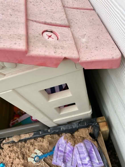 Photo of free Tony play house (Horton Kirby DA4) #2