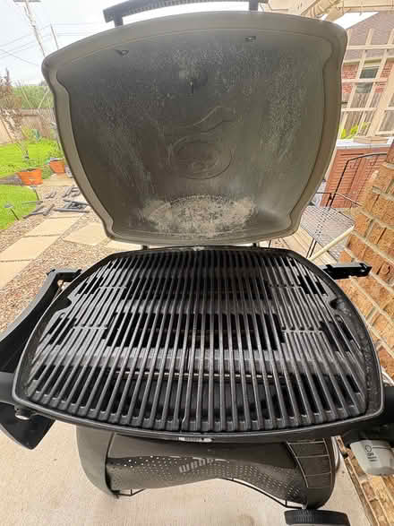 Photo of free Weber NATURAL GAS grill Q3200 (Near Hwy 96 & Egret Bay) #3