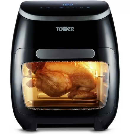 Photo of free AIr fryer (Hersham KT12) #1