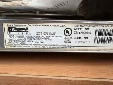 Photo of free Microwave (Seattle (NE, Wedgwood)) #1