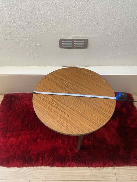 Photo of free Small round table (Barnsbury N1) #1