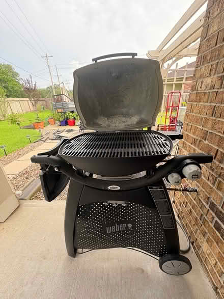 Photo of free Weber NATURAL GAS grill Q3200 (Near Hwy 96 & Egret Bay) #1