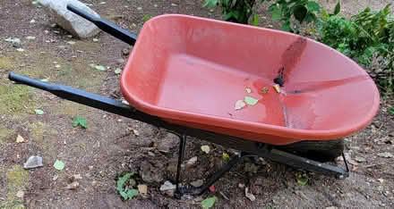 Photo of free wheelbarrow - broken wheel (Bellevue-Redmond) #1