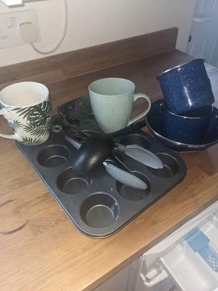 Photo of free Assorted kitchen items (Port Sunlight CH62) #1
