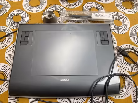 Photo of free Wacom Graphics Tablet (Gallowflat G73) #1