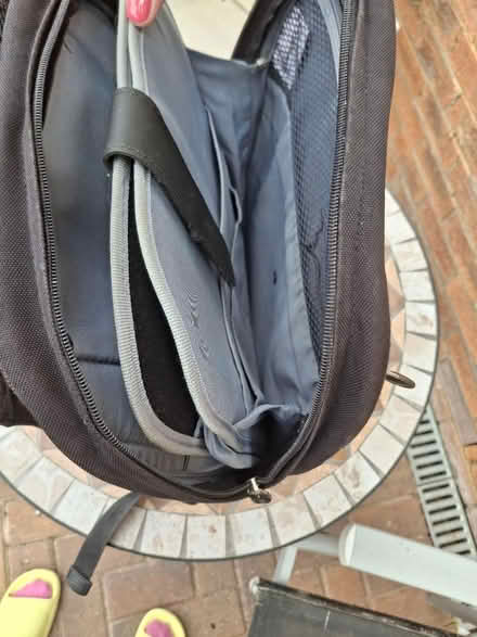 Photo of free Samsonite laptop bag/backpack (SN25 Abbey meads) #3