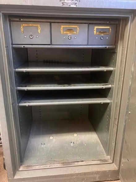 Photo of free floor safe (Marine View Ave/Old County Rd) #2