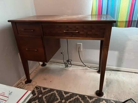 Photo of free Vintage Singer Sewing Machine (Redmond Education Hill) #1
