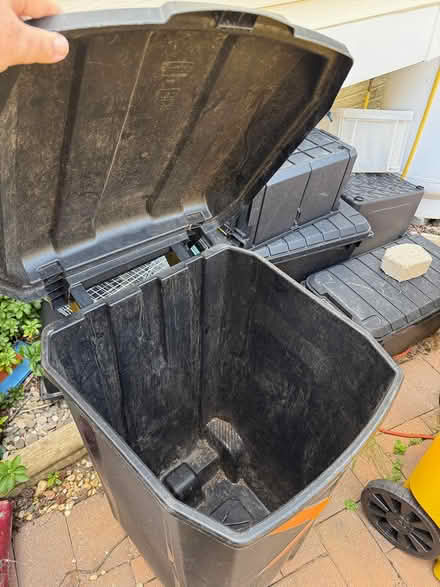 Photo of free Rubbermaid Outdoor Garbage Can (Courts of Four Seasons) #3