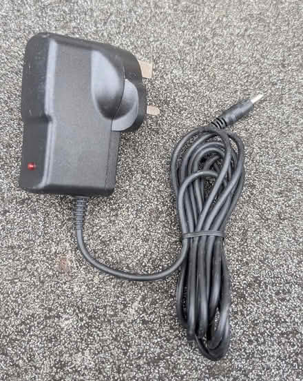 Photo of free 5v 1A power supplies, 3.5mm barrel connector. (Kennington OX1) #1