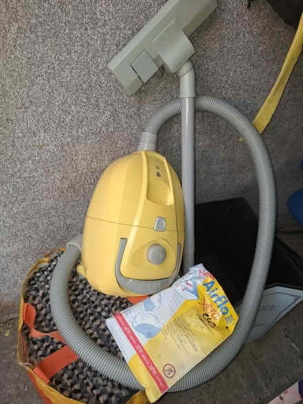 Photo of free Basic hoover (BA2) #1