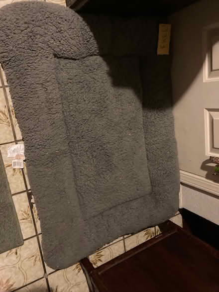 Photo of free Medium size dog bed good condition (Foothill Boulevard Cupertino) #1