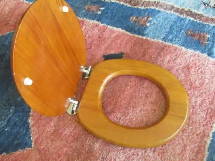 Photo of free wood toilet seat (Finchley N12) #2