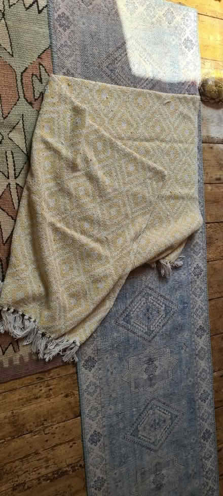 Photo of free Yellow and white cotton blanket (ME1) #1