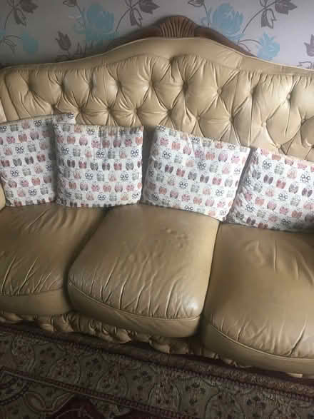 Photo of free Italian leather settee and chair (Newcastle upon Tyne Ne129hn) #1