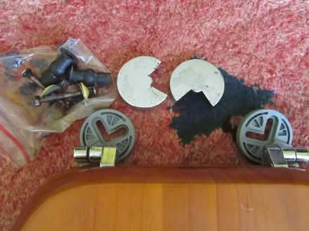 Photo of free wood toilet seat (Finchley N12) #3