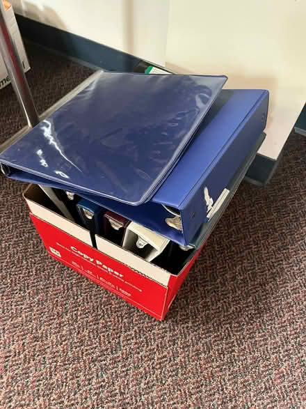Photo of free 3-ring binders (University of Rochester) #1