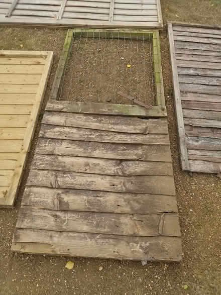 Photo of free Fence panel pieces (Welwyn AL6) #2