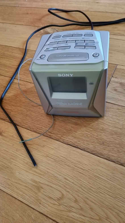 Photo of free Alarm clock radio (South Tonbridge TN9) #1