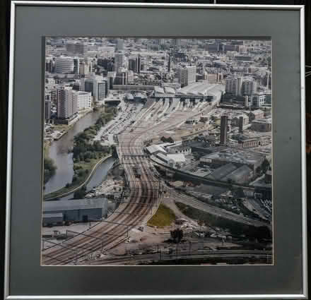 Photo of free Large Photo in frame, Leeds City Station (Hollingthorpe WF4) #1