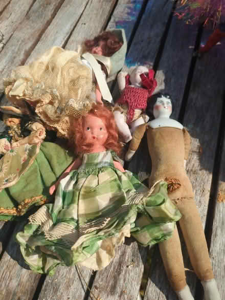 Photo of free Couple of antique dolls (Leonardo/Middletown) #1