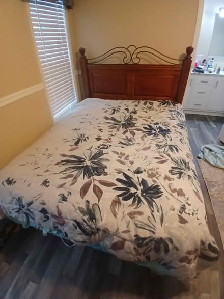 Photo of free Full size bed (Gibsonton) #1