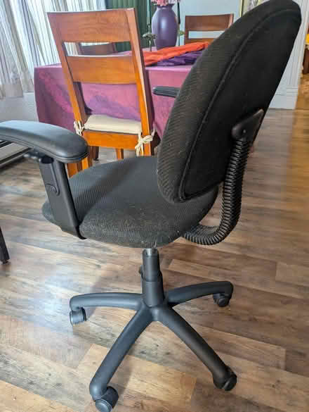 Photo of free chair - comfortable office chair (Central District) #2
