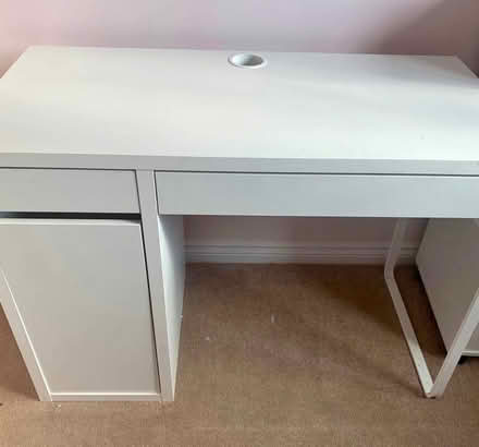 Photo of Small white desk (Middlewood S6) #1