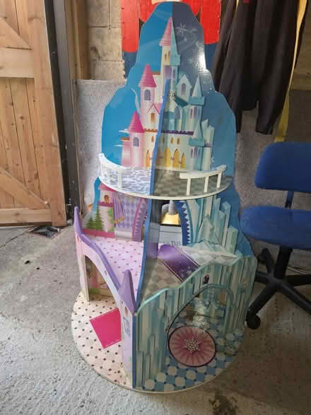 Photo of free Dolls house (BA2) #1