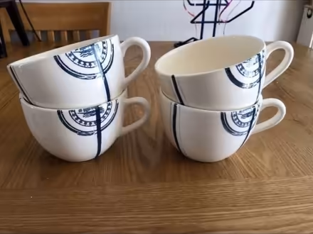 Photo of free Large Coffee/ Soup Mugs x 4 (Cheshunt En8) #1