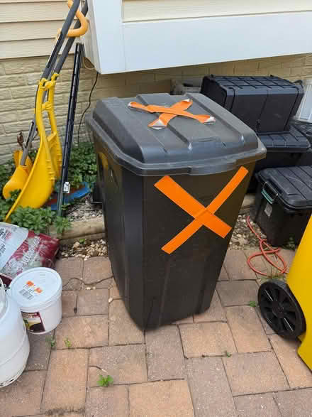 Photo of free Rubbermaid Outdoor Garbage Can (Courts of Four Seasons) #1
