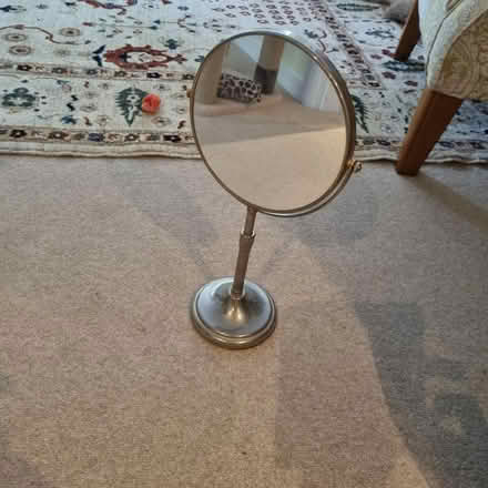 Photo of free Double sided mirror, one magnifying (KT13) #2