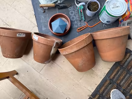 Photo of free 4 x medium terracotta pots (N6 Highgate High Street) #1