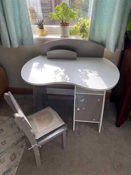 Photo of free Kids desk (Hitchin, Periwinkle Lane) #3
