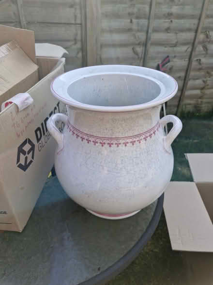 Photo of free Large ceramic pot (BR1 bickley) #1