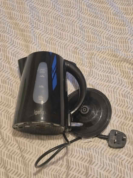Photo of free Black kettle (Igenix) (OX11 8TS) #1
