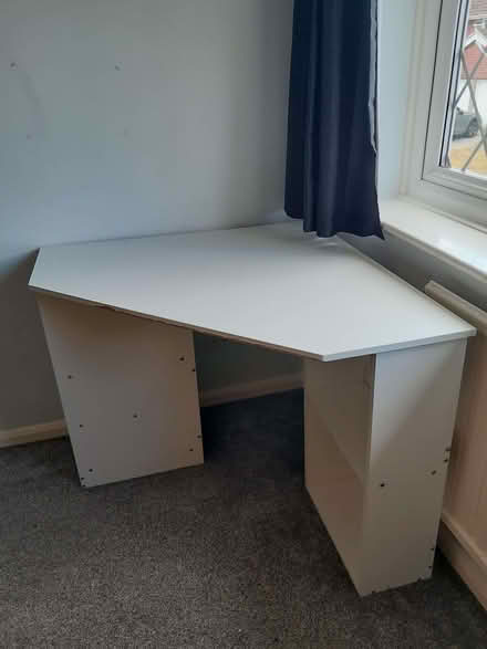 Photo of free Corner desk (Chineham RG24) #2