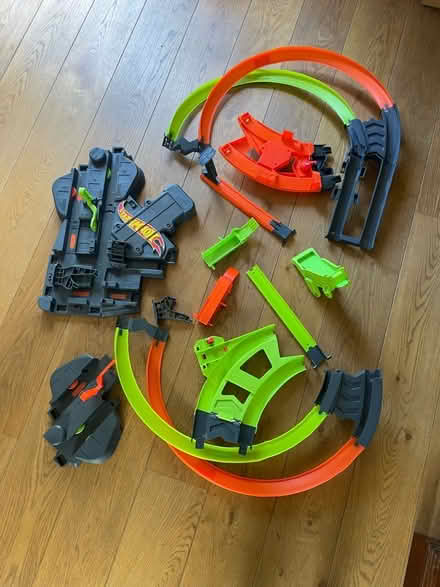 Photo of free Hot wheels track (Chesham HP5) #1