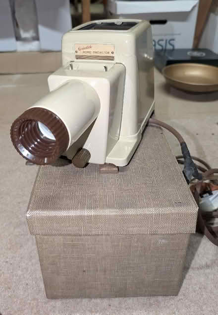 Photo of free 35mm slide projector (AB22) #2