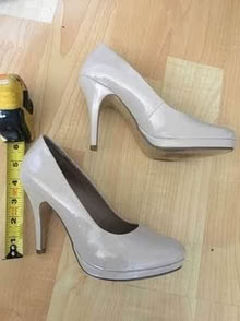 Photo of free 4” taupe patent pumps (7 - 7 12) (L5L 5P5) #1