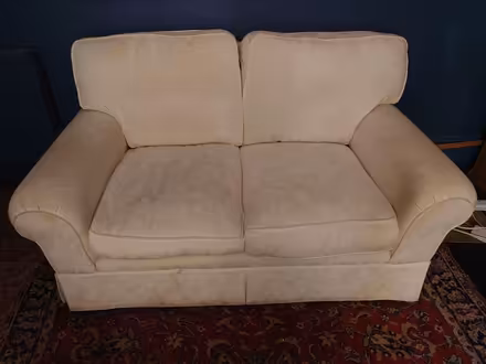 Photo of free Cream settee (Teignmouth) #1
