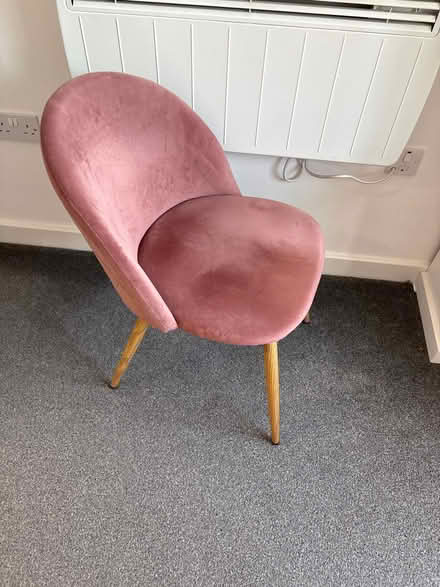 Photo of free Pink chair (Highbury N5) #2