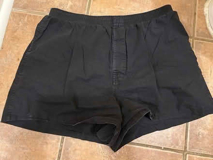 Photo of free Men’s black shorts medium (L5L 5P5) #1