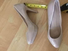 Photo of free 4" pumps size 9 (L5L 5P5) #1